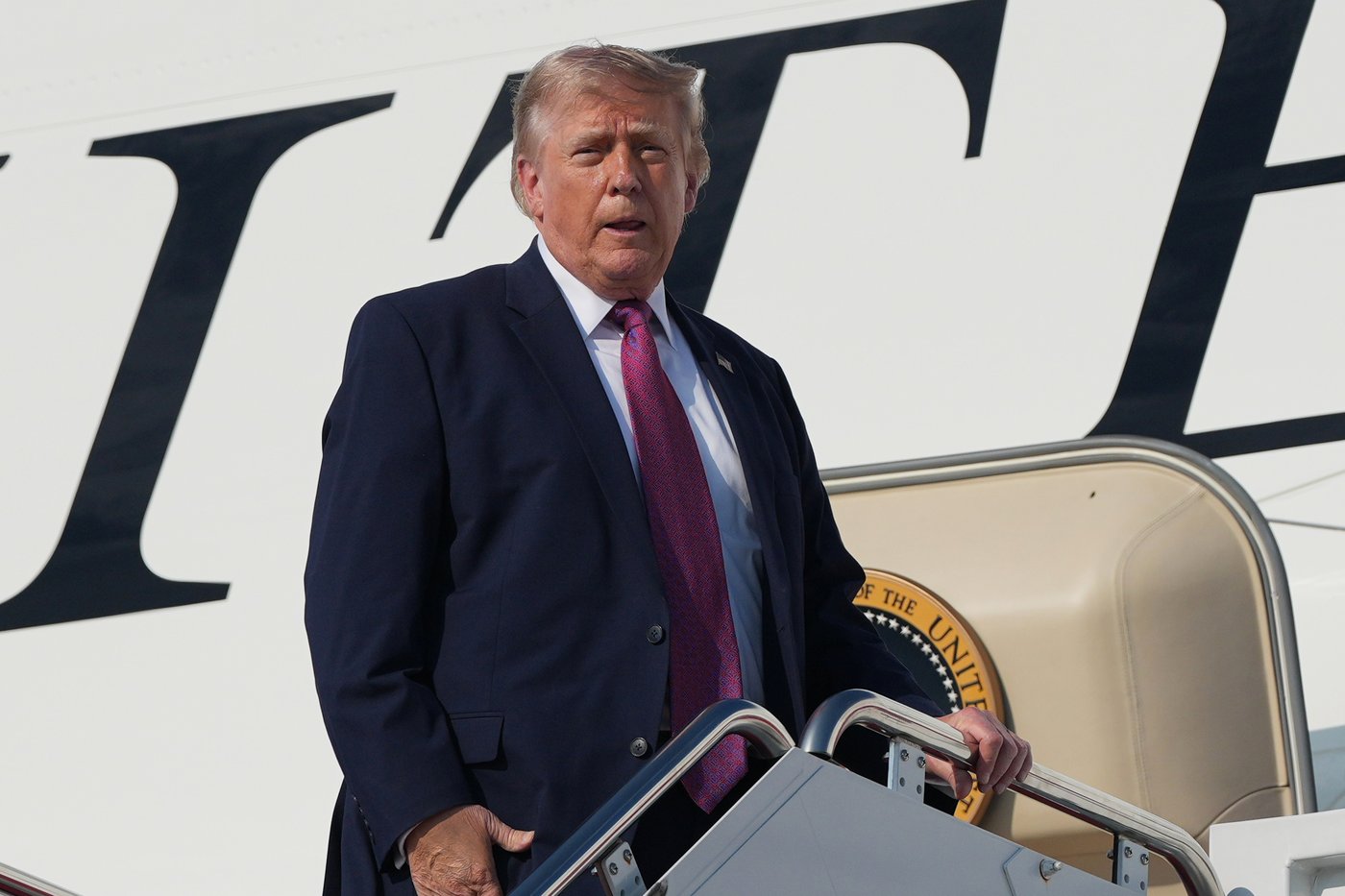 Donald Trump gracie un ancien associé de Jack Abramoff