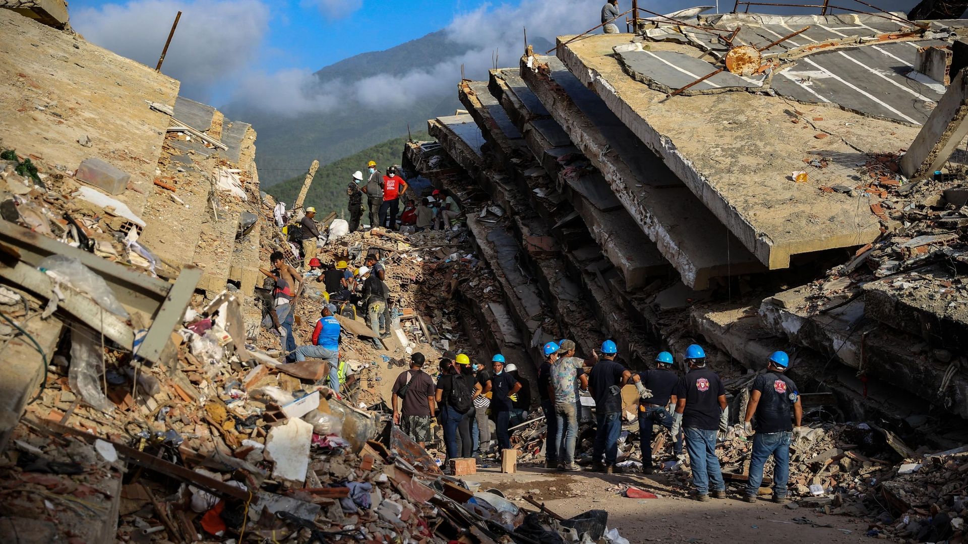 Le bilan des séismes au Venezuela revu à la hausse avec 2595 morts et 12.400 blessés - RTBF Actus
