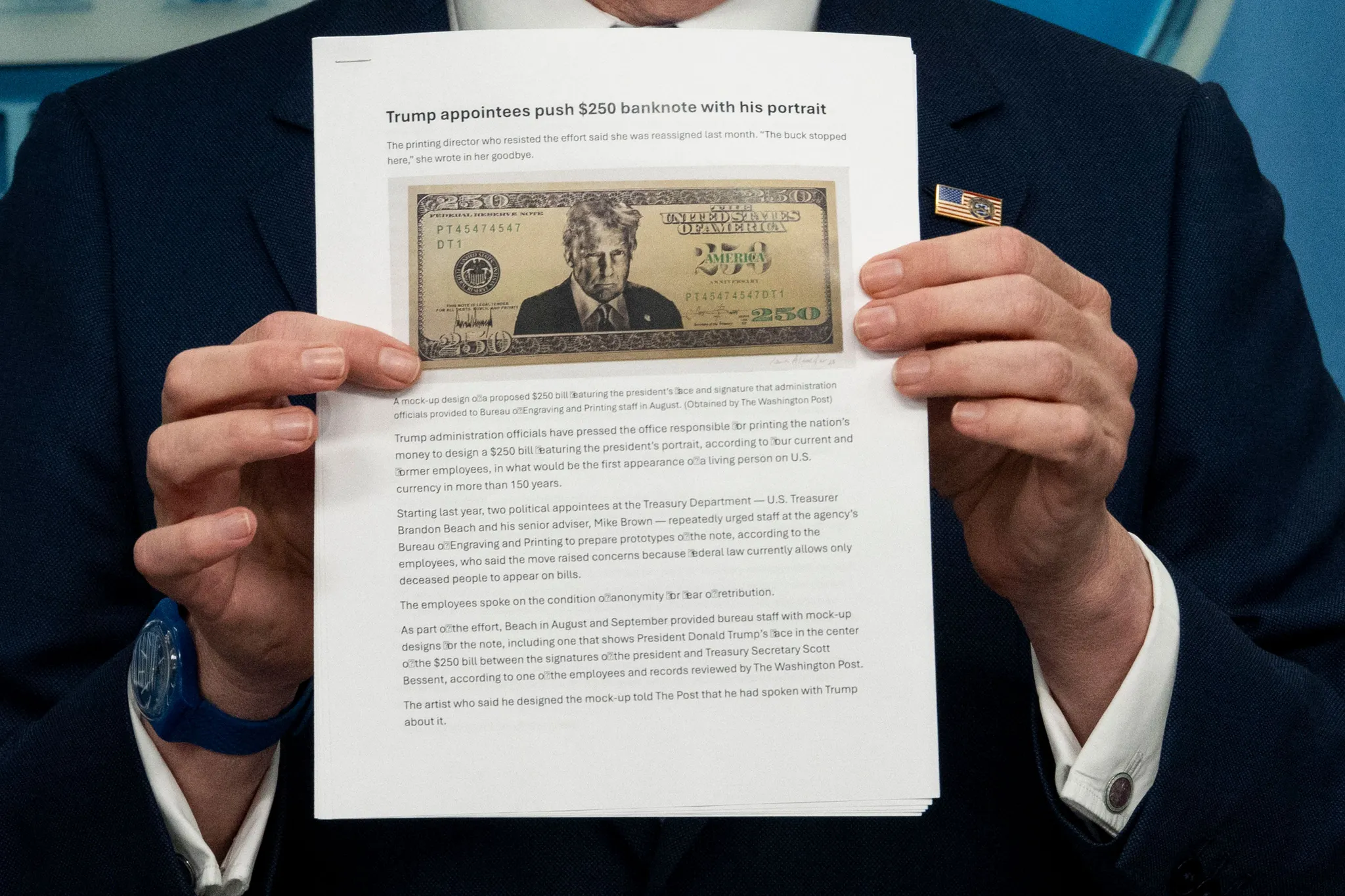 États-Unis : le président Donald Trump pousse pour un billet de 250 dollars à son effigie | France Inter