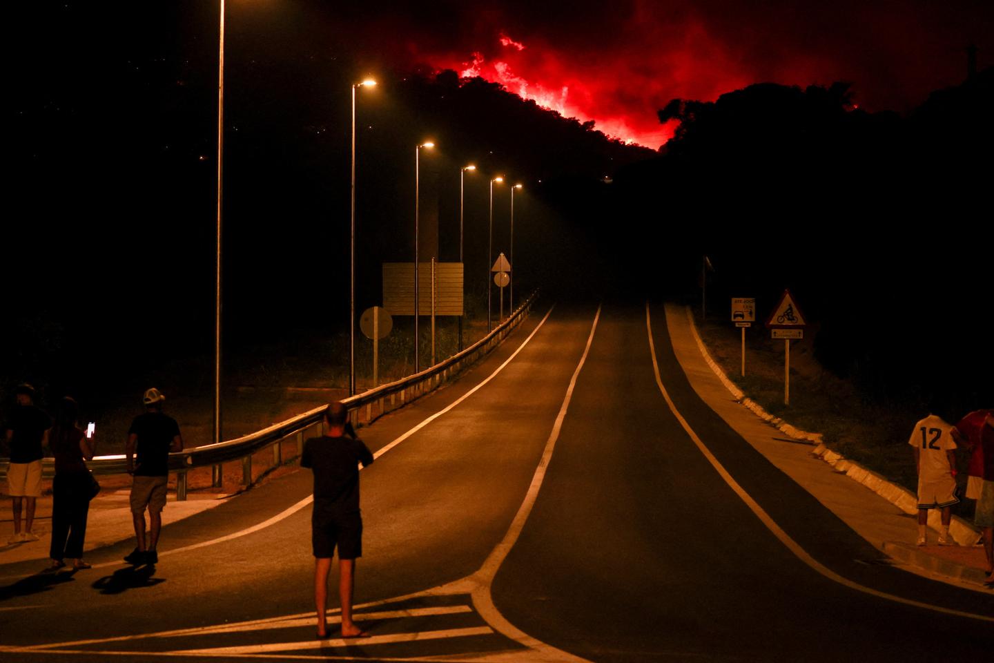 En Espagne, 2 200 hectares parcourus par les flammes près de la Costa Brava