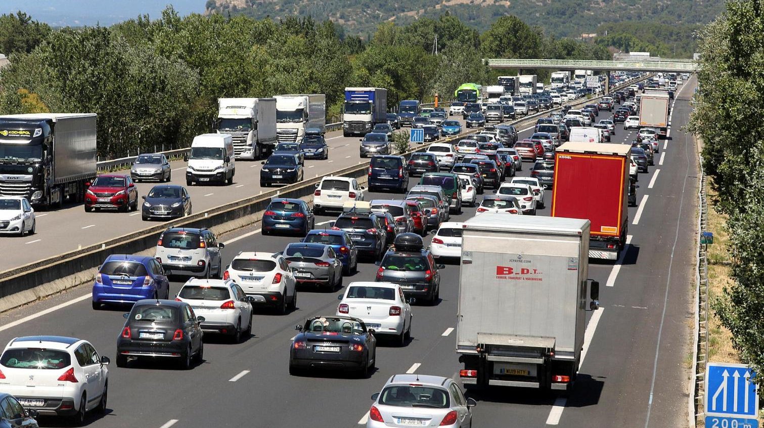 Départs en vacances : un pic de 685 km de bouchons cumulés en France