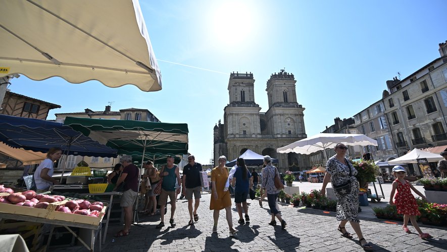 Canicule : des pointes à 40 °C... Météo-France place sept départements du Sud en vigilance orange, le troisième épisode caniculaire de 2026 débute - ladepeche.fr
