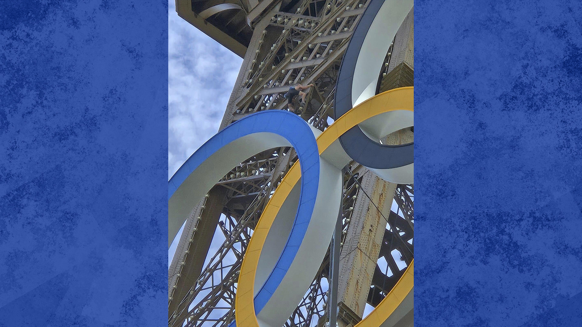 Cérémonie de clôture: un homme escalade la tour Eiffel et provoque une évacuation