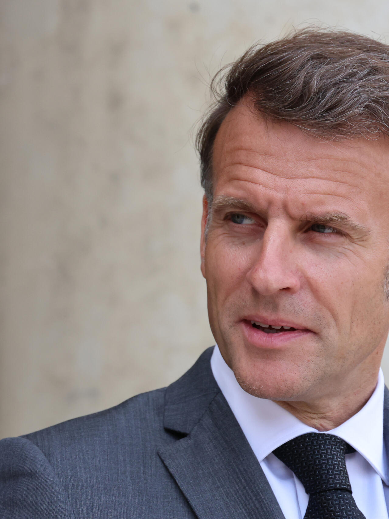 Macron réunit mardi "l'Equipe de France de l'électricité" pour accompagner  l'électrification