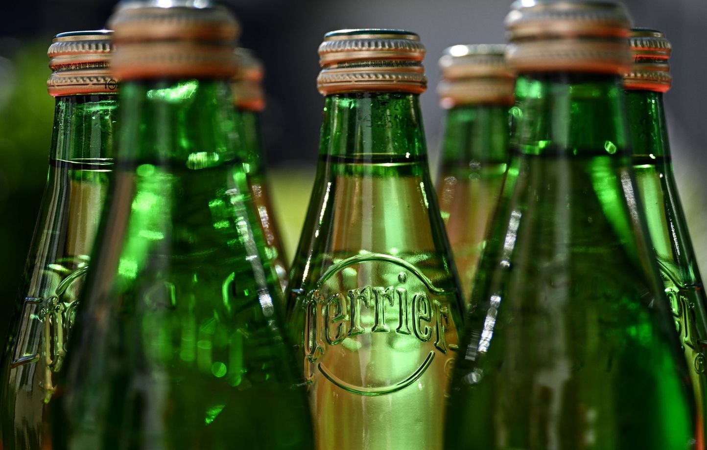 Gard : Les autorités sanitaires bloquent des millions de bouteilles Perrier  après de nouvelles contaminations