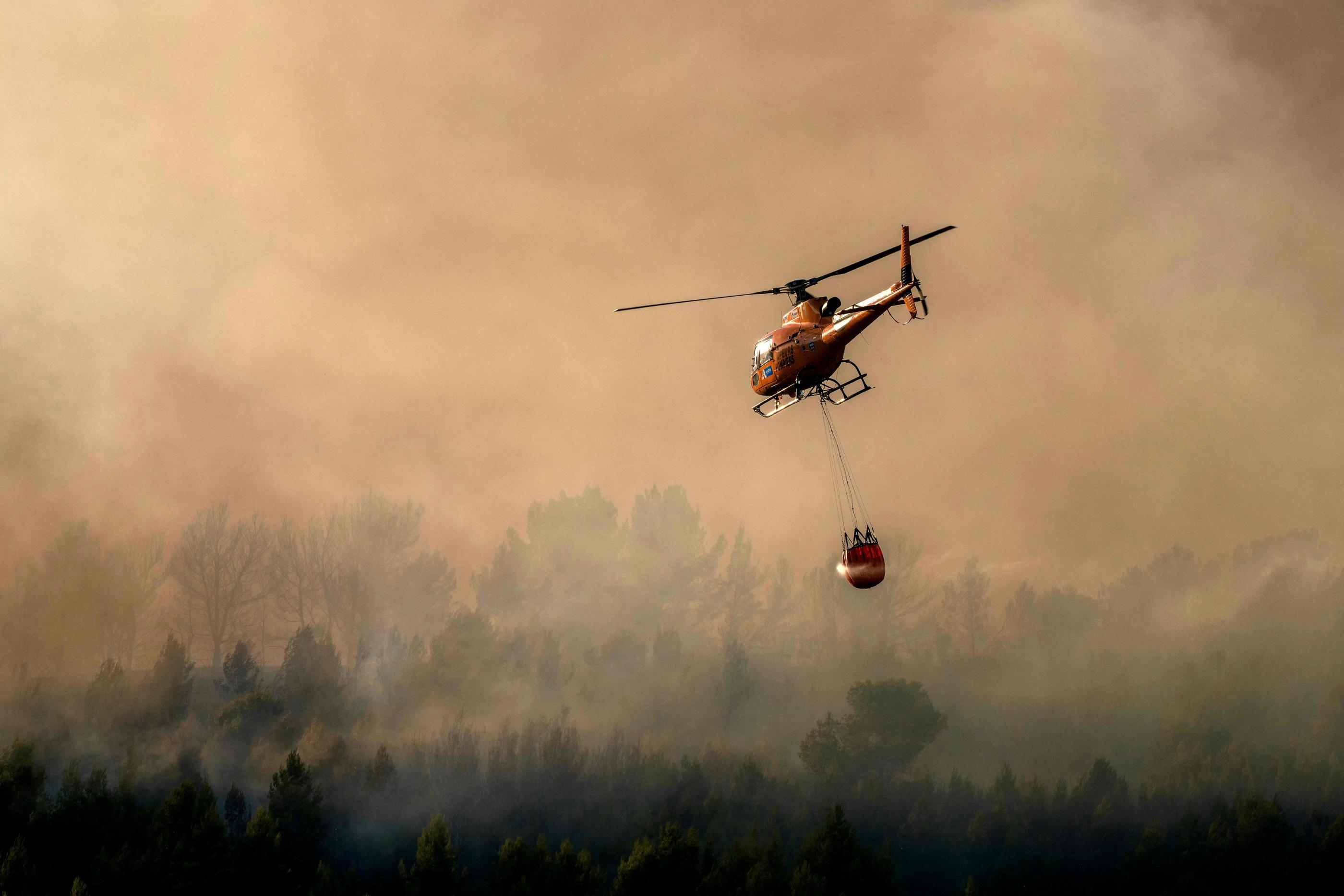 Espagne : un incendie ravage 2 200 ha près de la Costa Brava, sept communes confinées - Le Parisien