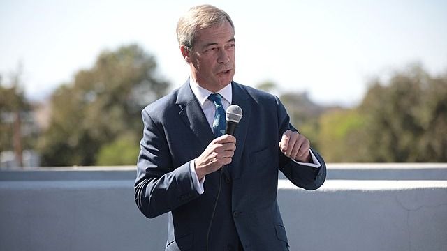 Nigel Farage fait l'objet d'une enquête sur les normes éthiques concernant un don de 6,7 millions de dollars de Christopher Harborne, milliardaire de Tether