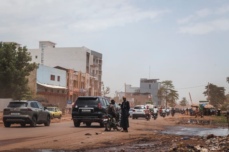 Nouvelles attaques coordonnées au Mali dans plusieurs localités et contre une prison