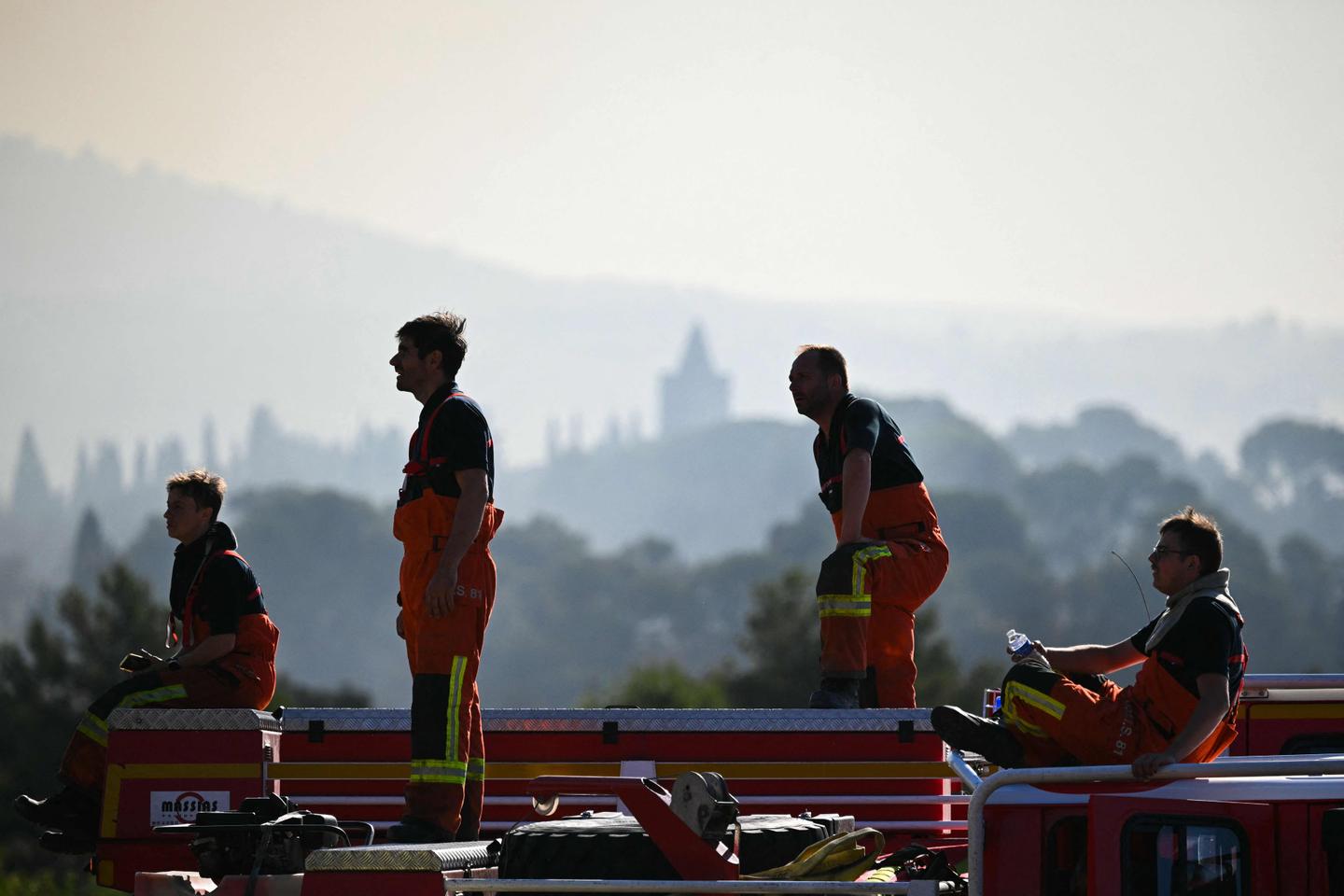 Canicule : sept départements en vigilance orange dimanche ; Météo-France s'attend à un début du mois de juillet moins intense qu'en juin