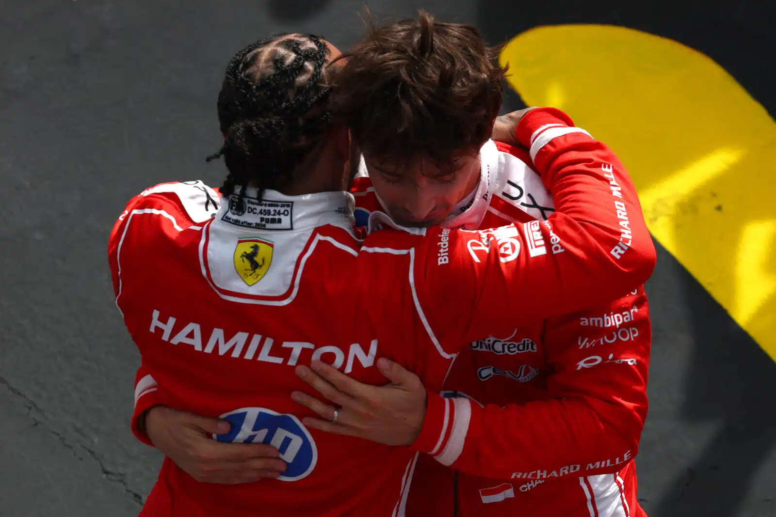Leclerc s'impose sous Safety Car, le podium d'Hamilton menacé