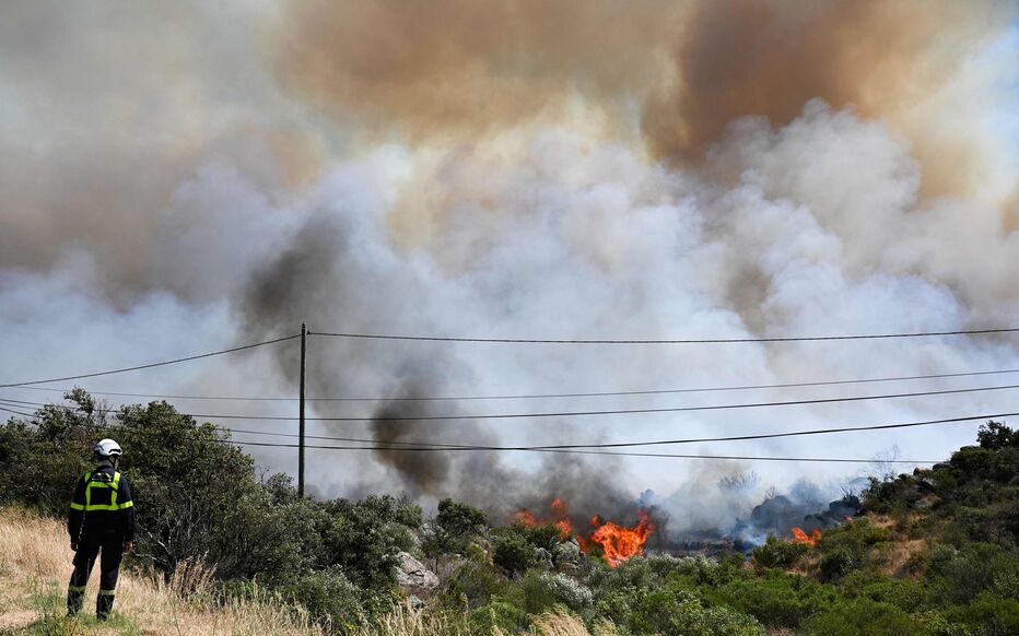 Incendies : blessés graves et évacuations monstres dans les Pyrénées- Orientales, inquiétudes dans le Gard… Les feux progressent - Le Parisien