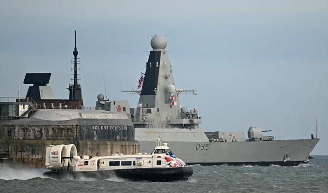 Le Royaume-Uni annonce un budget militaire de 300 milliards de livres pour moderniser ses forces armées