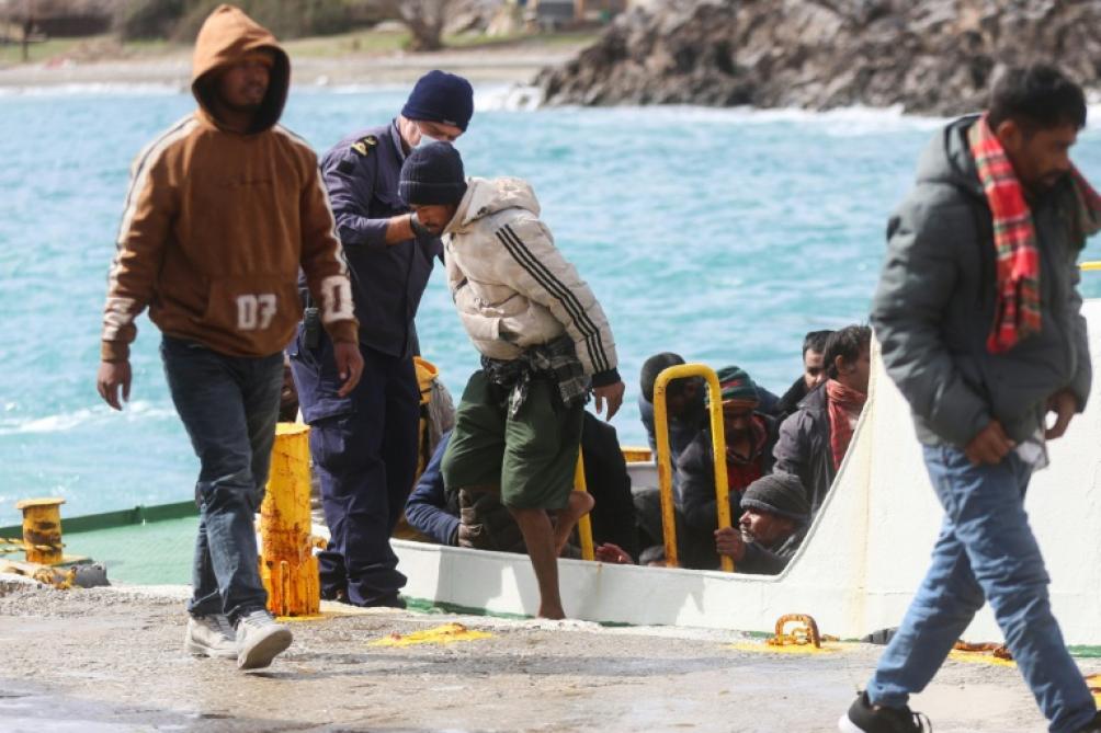 Grèce: au moins trois morts dans un naufrage d'un bateau de migrants