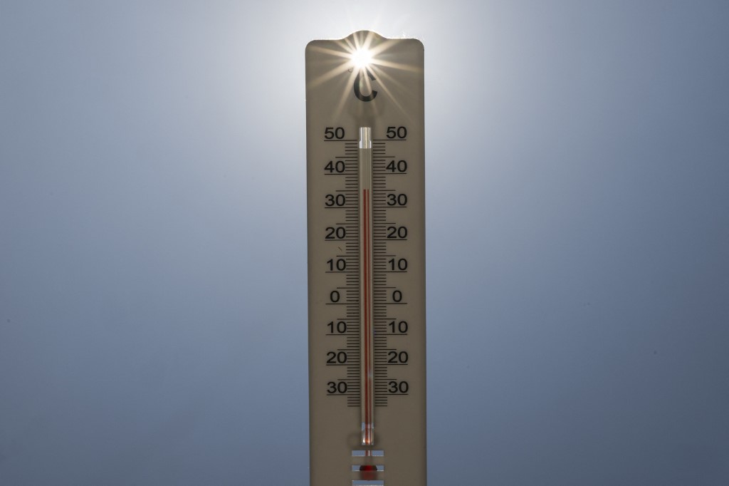 Canicule : 61 départements en vigilance orange dès mardi, des pics à 40°C attendus dans le Sud - L'Humanité