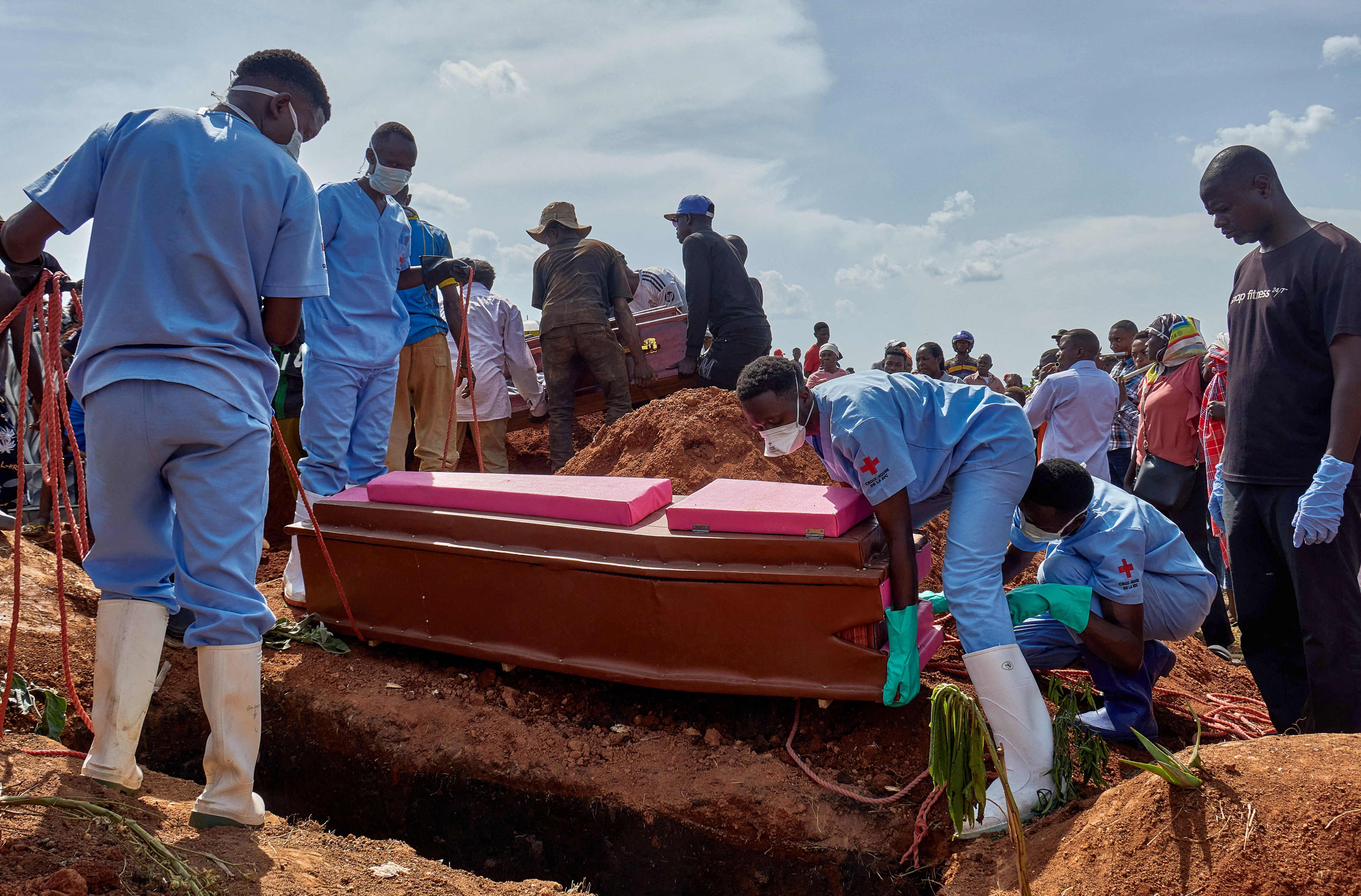Ebola en RDC : le bilan officiel franchit la barre des 400 morts - TRT Afrika