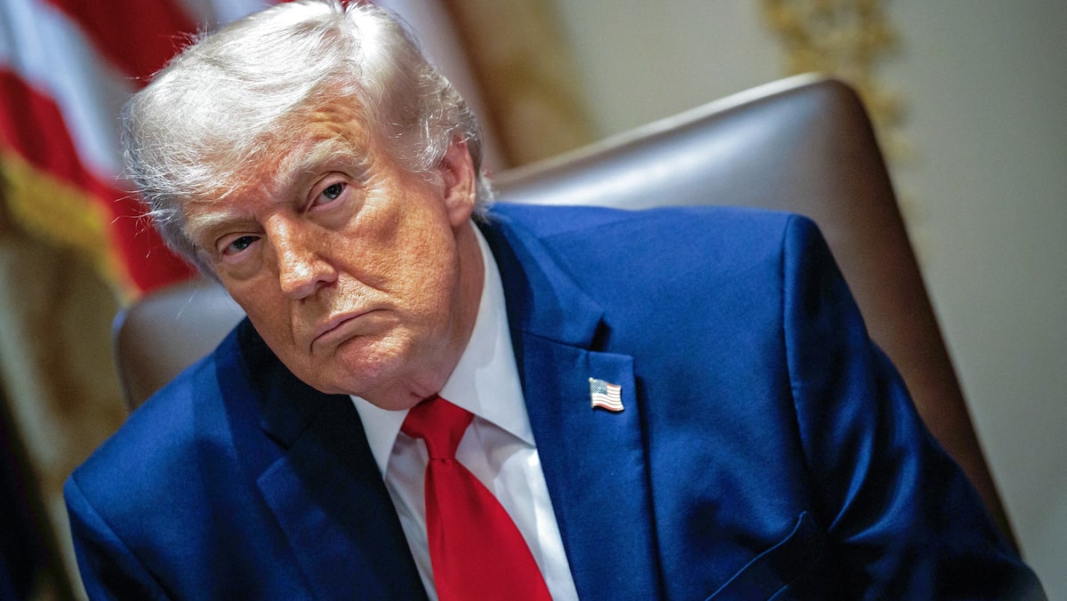 Trump évoque-t-il la menace communiste pour pouvoir surveiller et menotter ses opposants politiques?