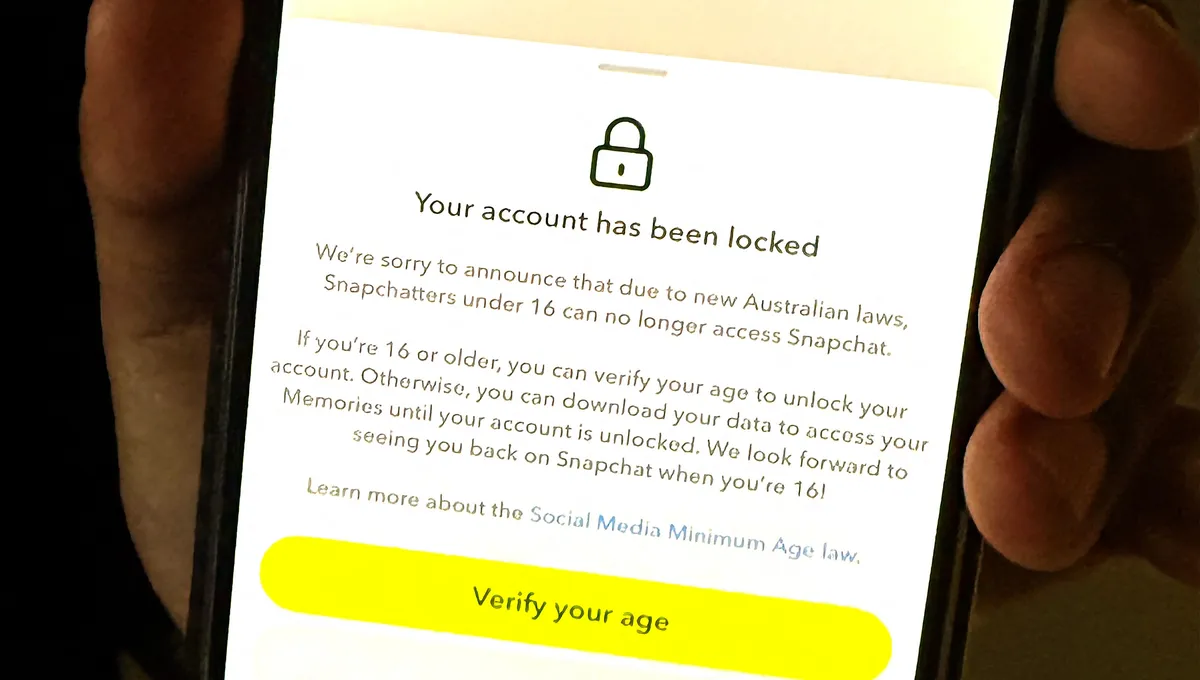 En Australie, les adolescents contournent l'interdiction pour aller sur les réseaux sociaux | franceinfo