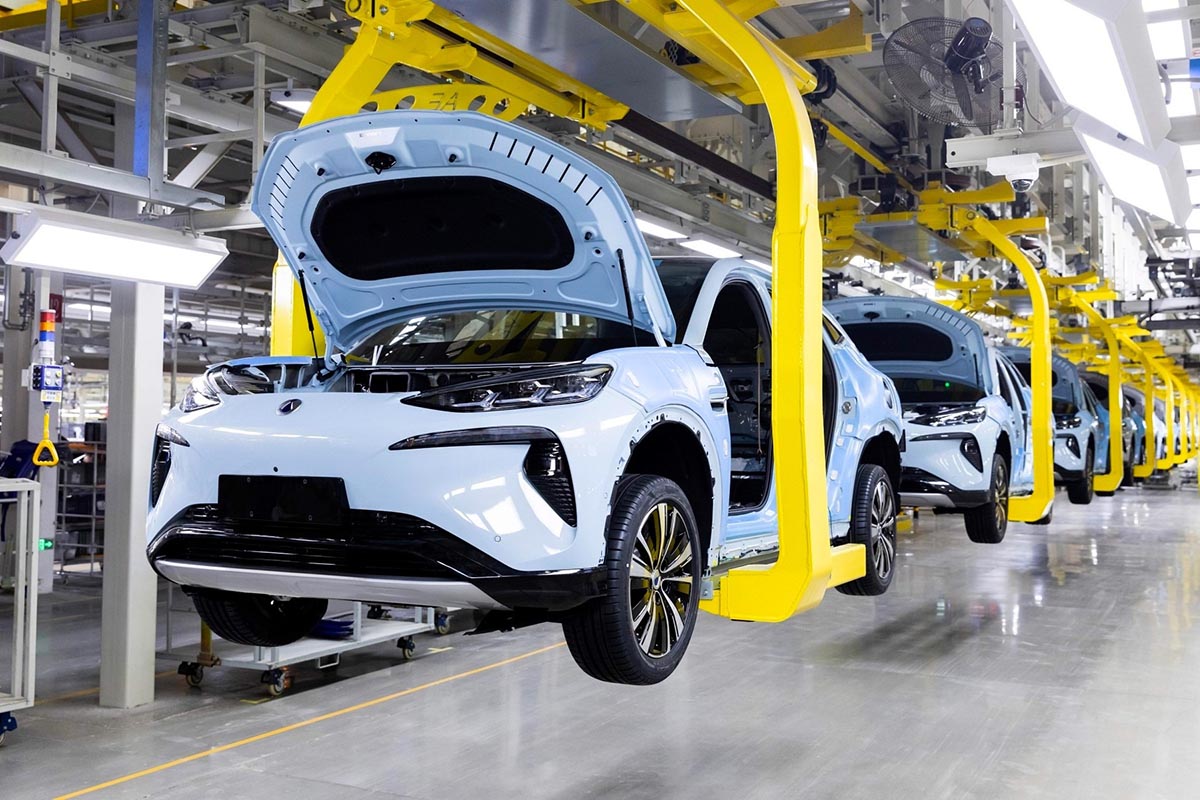 BYD défie à nouveau Hyundai : le géant chinois s'installe en Indonésie avec une usine de voitures électriques révolutionnaire - PassionAndCar.fr