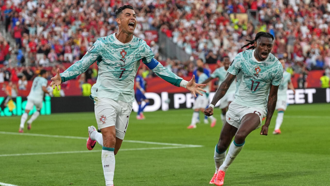 Mondial 2026 : Portugal-Espagne, un choc des étoiles et des générations entre Ronaldo et Yamal - France 24