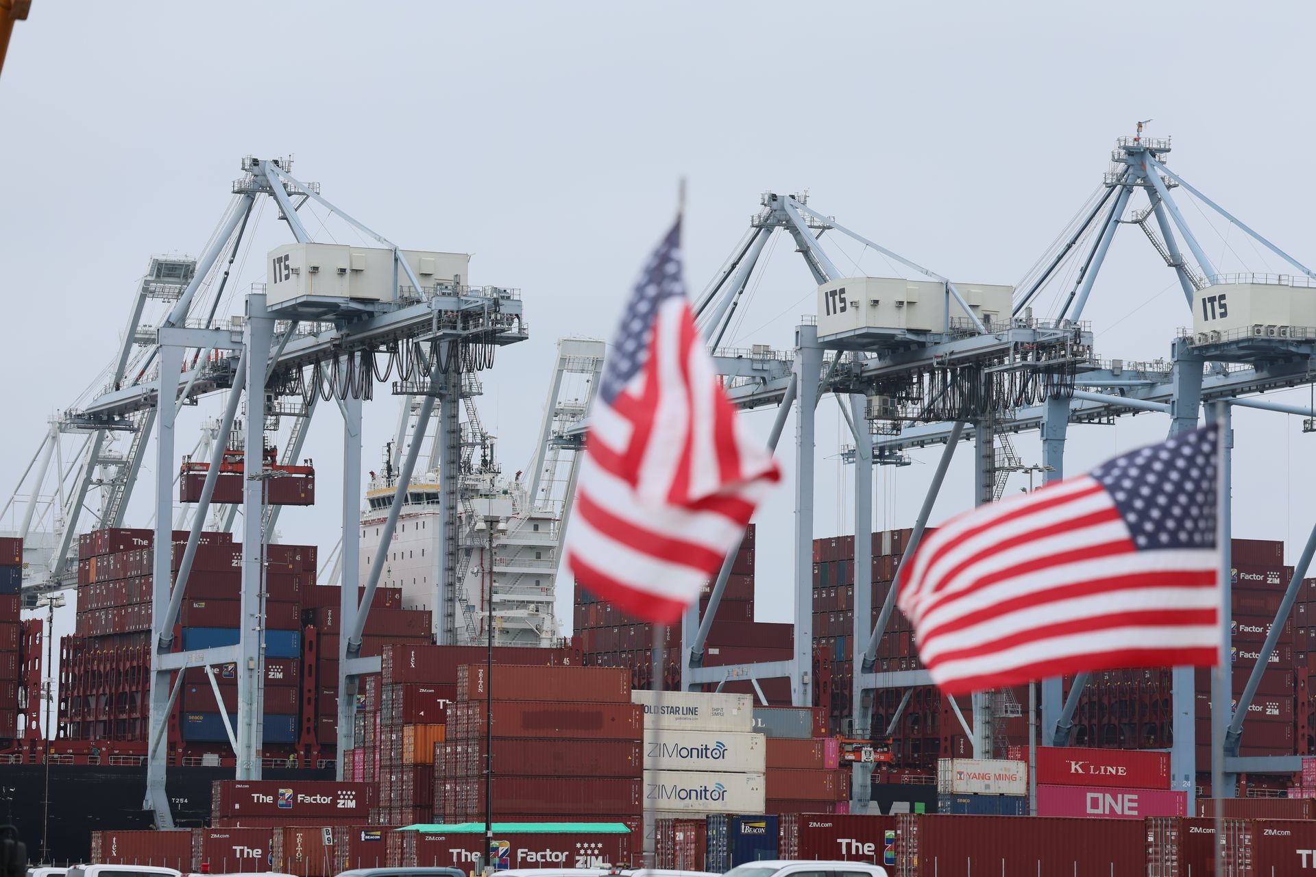 Le déficit commercial des États-Unis s'élargit en mars 2026 en raison d'une augmentation des importations.