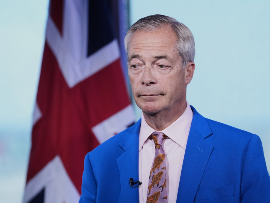 Nigel Farage annonce sa démission du Parlement | Radio Lac