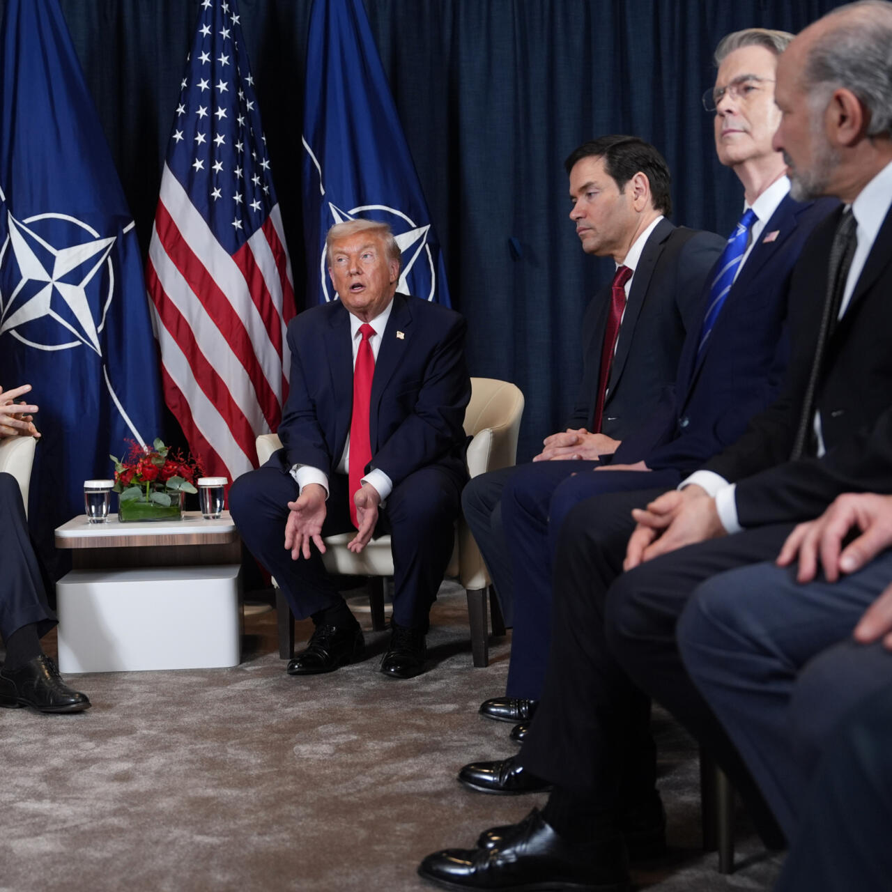 Groenland: Donald Trump annonce la conclusion d'un «cadre d'accord» avec l'Otan et lève sa menace de droits de douane - RFI