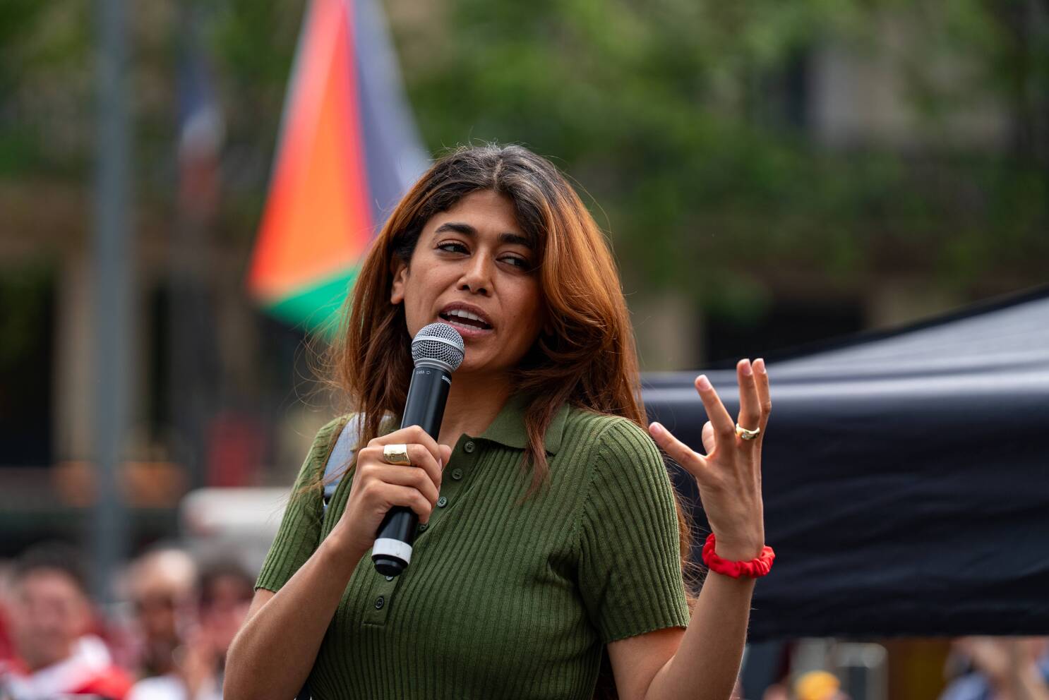 Rima Hassan jugée pour apologie du terrorisme, polémique sur la drogue - l'Opinion