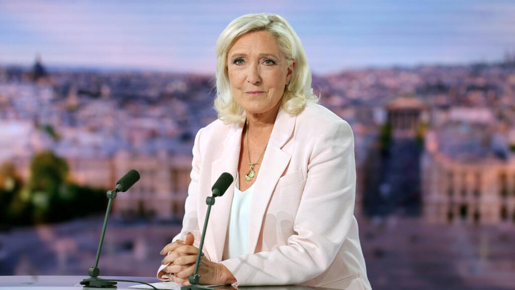 EN DIRECT - Malgré sa condamnation, Marine Le Pen annonce sa candidature à l'élection présidentielle 2027 - RFI