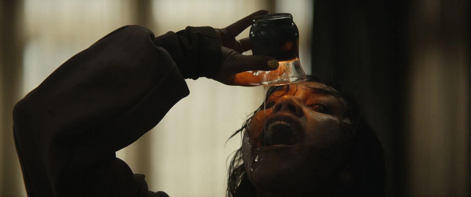 Evil Dead Burn au cinéma : la saga horrifique revient avec Sébastien Vaniček - Sortiraparis.com
