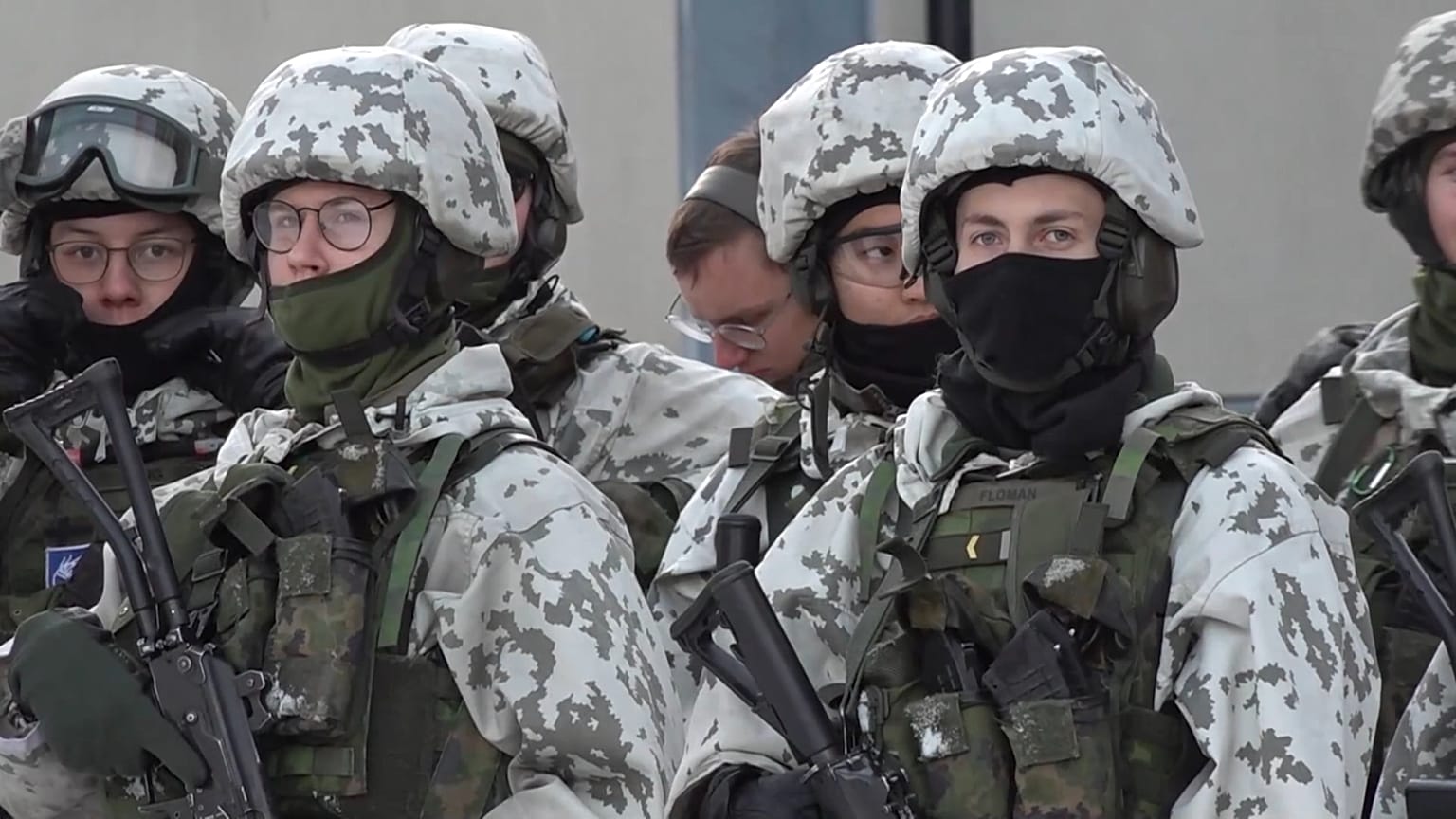 La Finlande, ce pays en paix, mais toujours prêt à la guerre