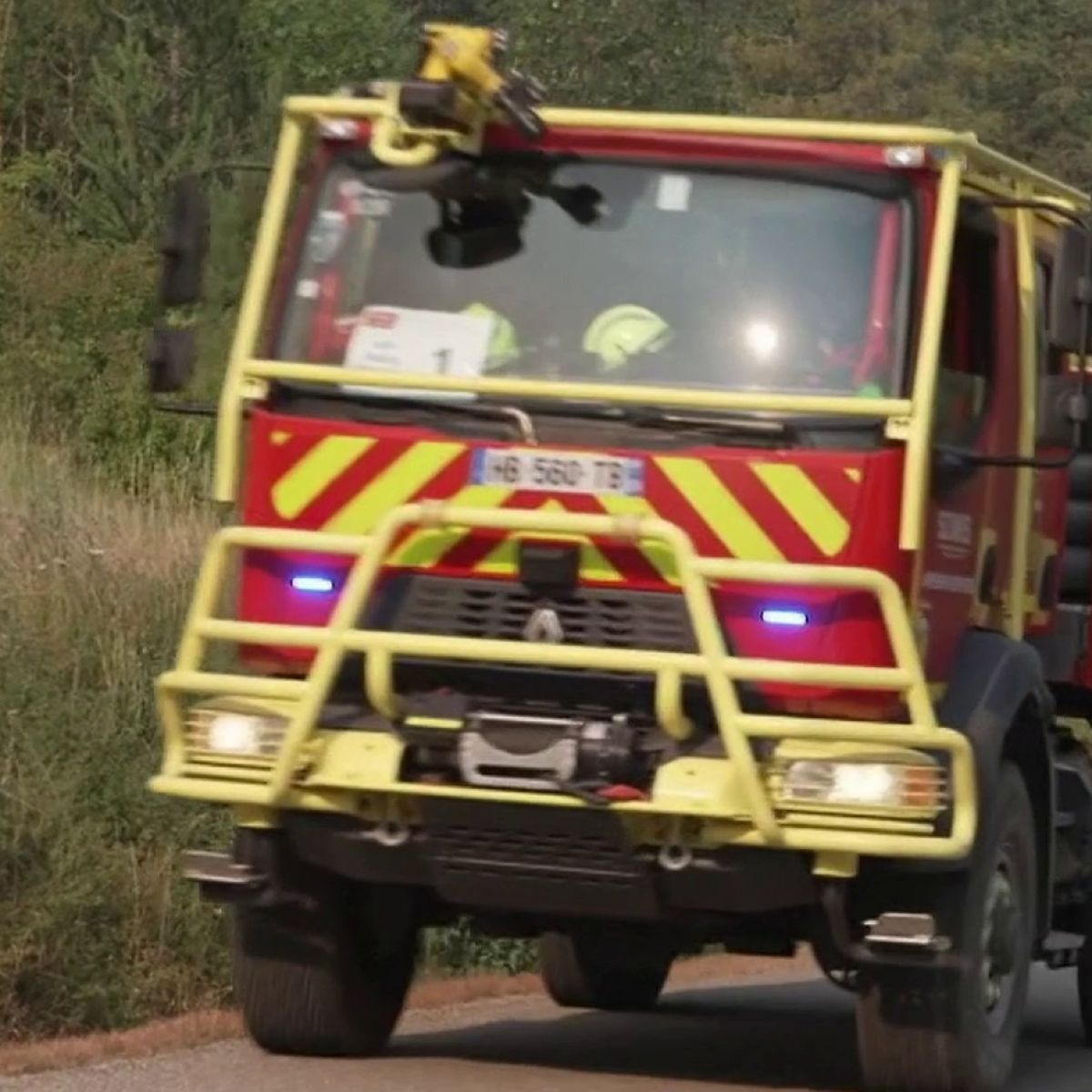 Incendies dans la Drôme : les habitants évacués surpris par la rapidité de la propagation du feu, les pompiers luttent toujours – franceinfo