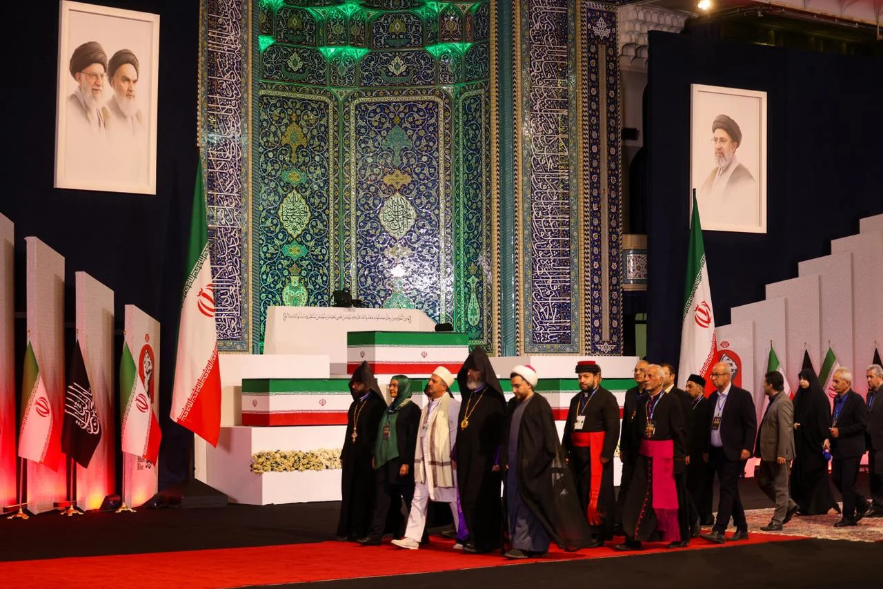 Derrière le week-end de funérailles d'Ali Khamenei en Iran, une démonstration politique et diplomatique - Yahoo Actualités France