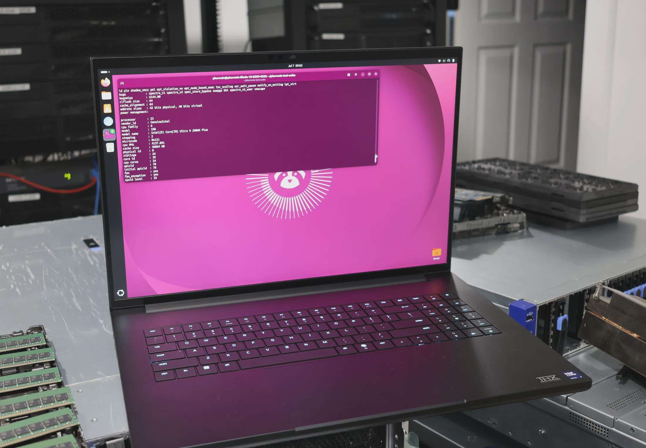 Razer certifie leur premier ordinateur portable pour Linux : Revue du Razer Blade 18 RZ09-0582 : r/linux_gaming