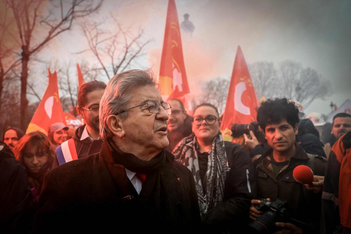 Digne d'une république bananière » : Mélenchon s'indigne de voir LFI classée à l'extrême gauche - Charente Libre.fr