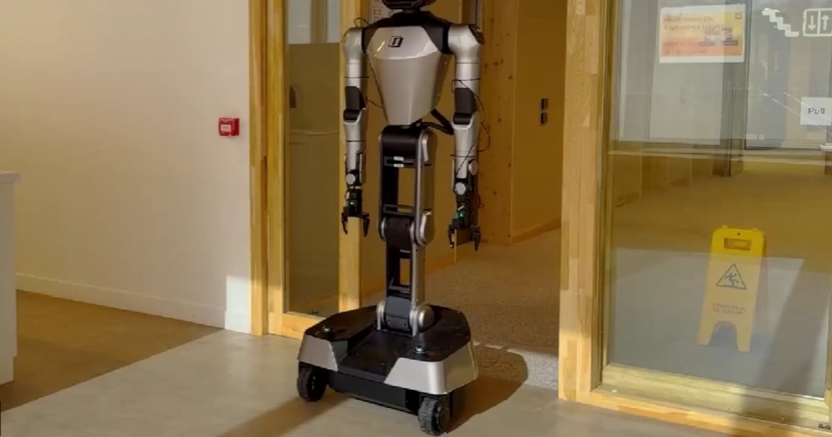 Mistral AI fait ses premiers pas dans la robotique avec Robostral Navigate, un modèle d'IA pour la navigation