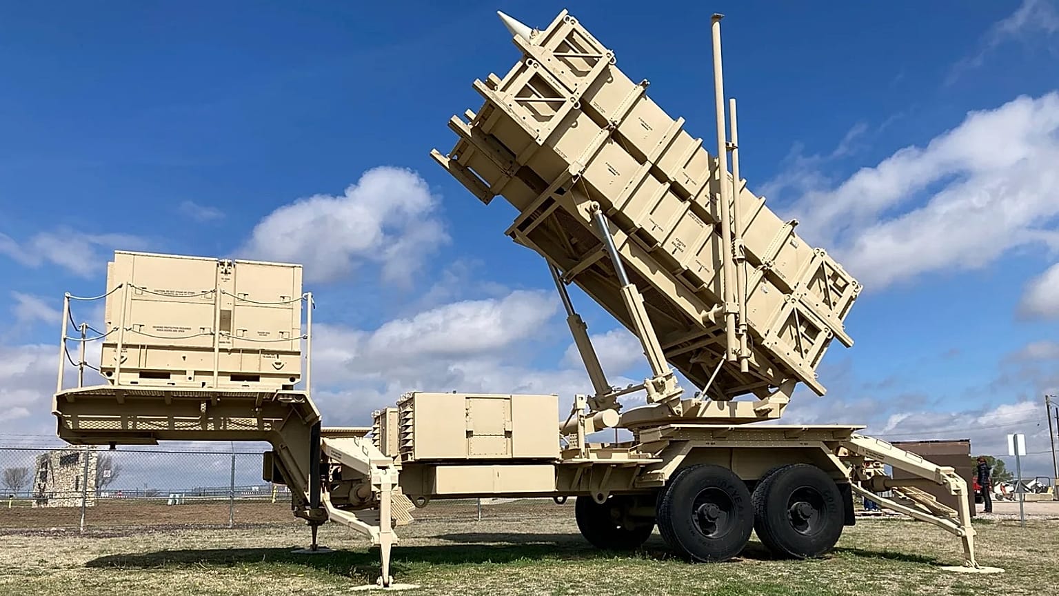 Les États-Unis vont autoriser l'Ukraine à fabriquer des missiles Patriot, annonce Donald Trump | Euronews