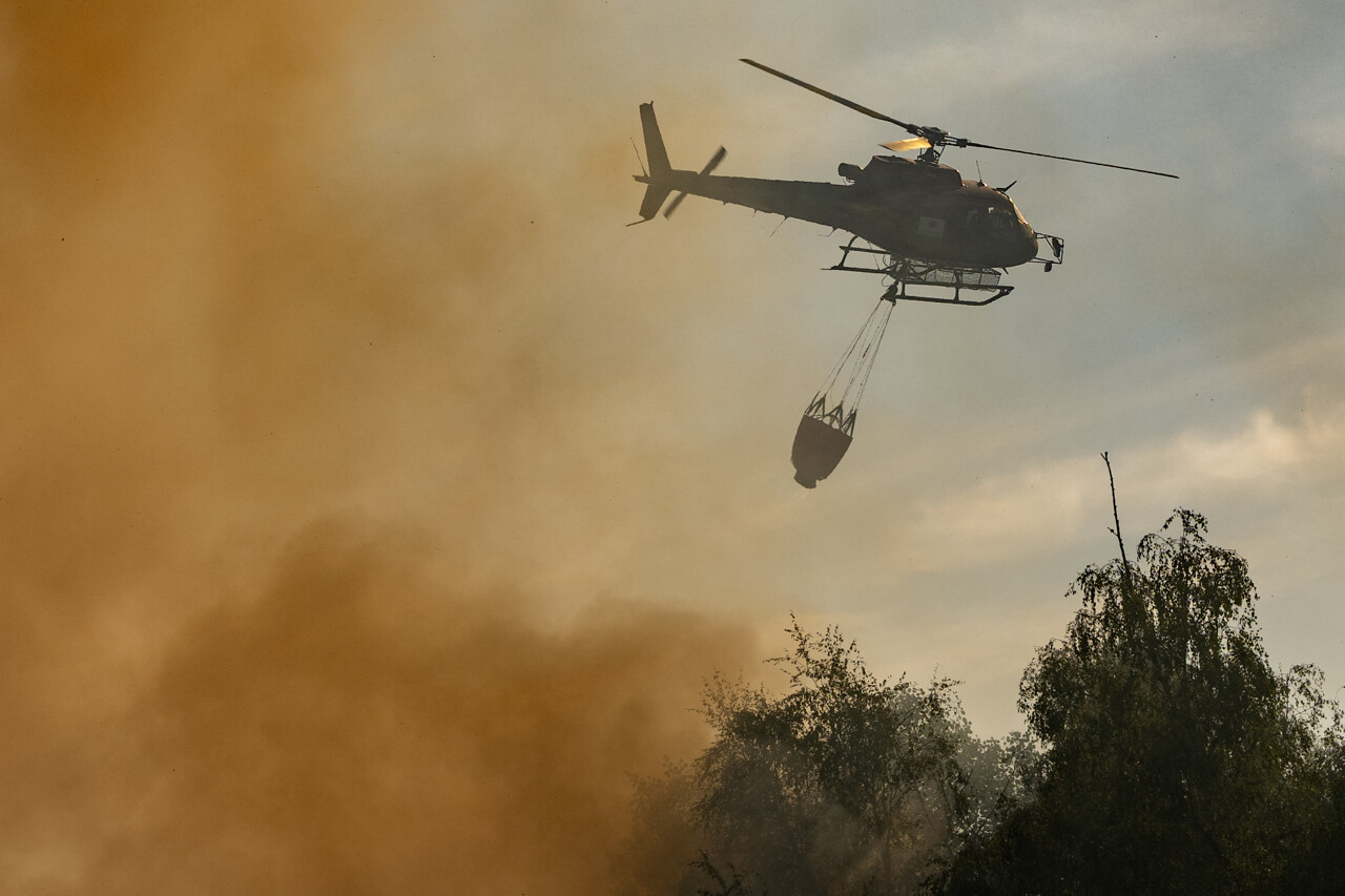 Un mort et de nombreux blessés dans des incendies : des épisodes « inédits » de feux se multiplient à travers la France