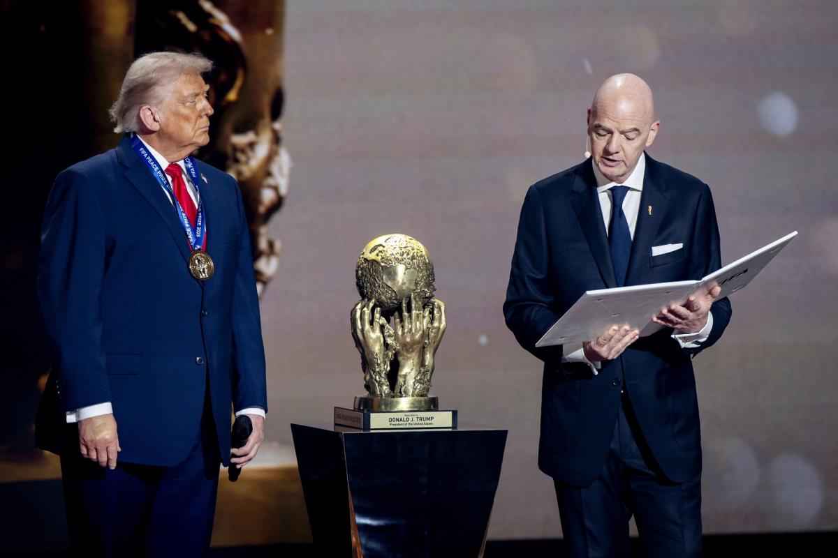 « Violation du devoir de neutralité » : une ONG saisit la commission d'éthique de la FIFA pour dénoncer les liens entre Gianni Infantino et Donald Trump