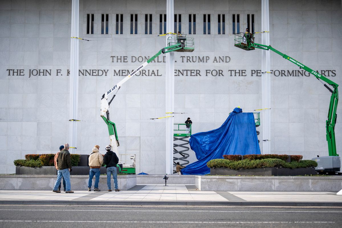 Kennedy Center: le nom de Trump retiré du site internet