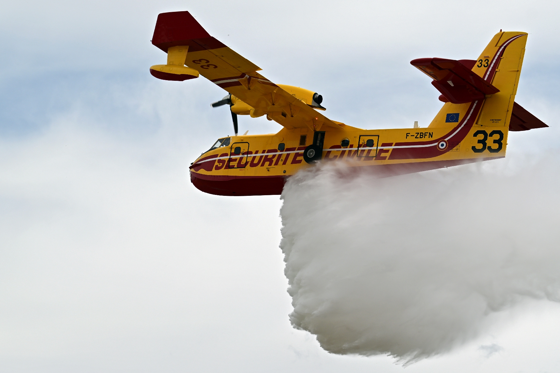 Feux de forêt: la France commande deux nouveaux Canadair, livraison estimée à 2032