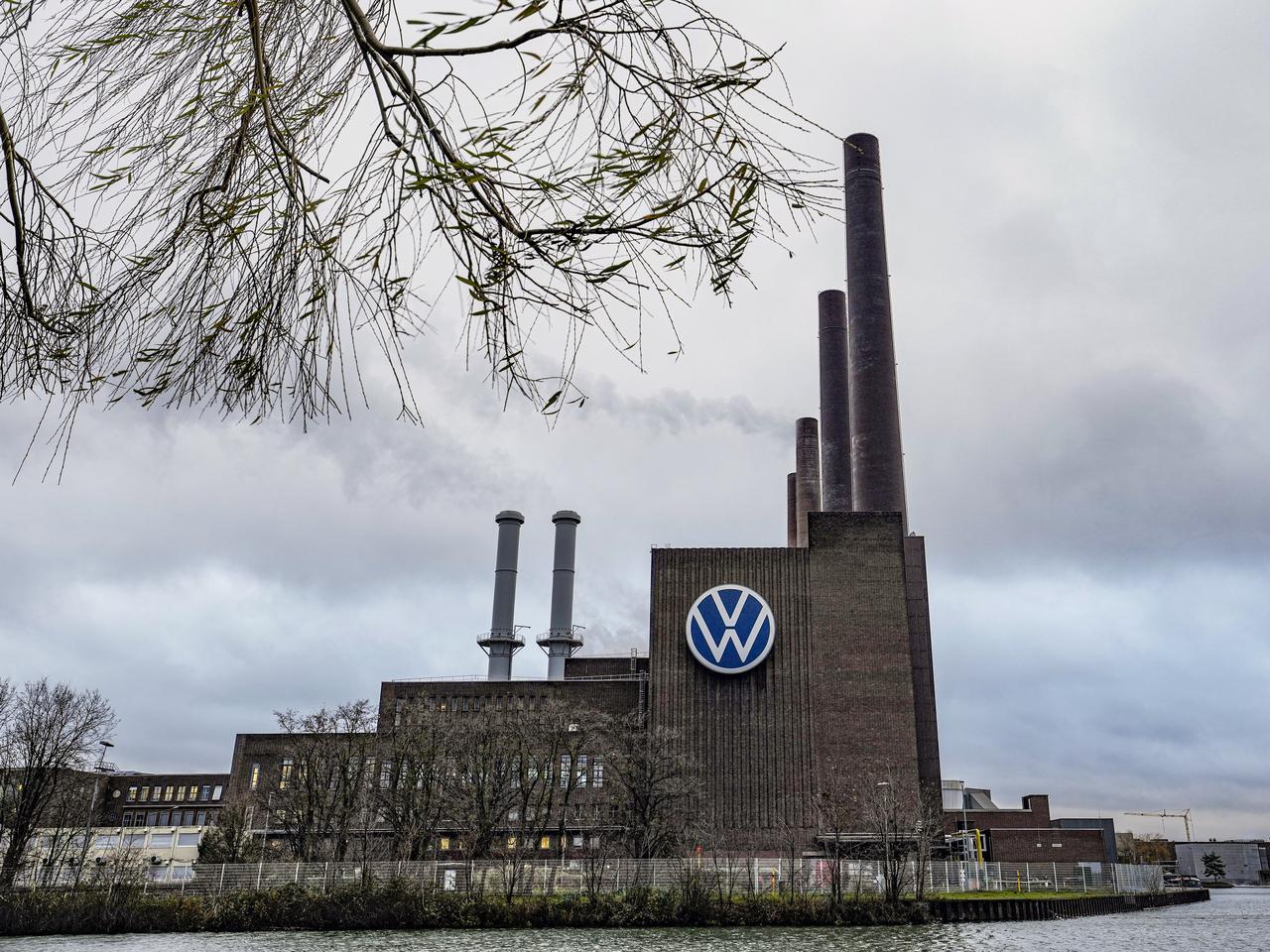 Volkswagen va supprimer plus de 35'000 emplois en Allemagne sans recourir aux licenciements | RTS