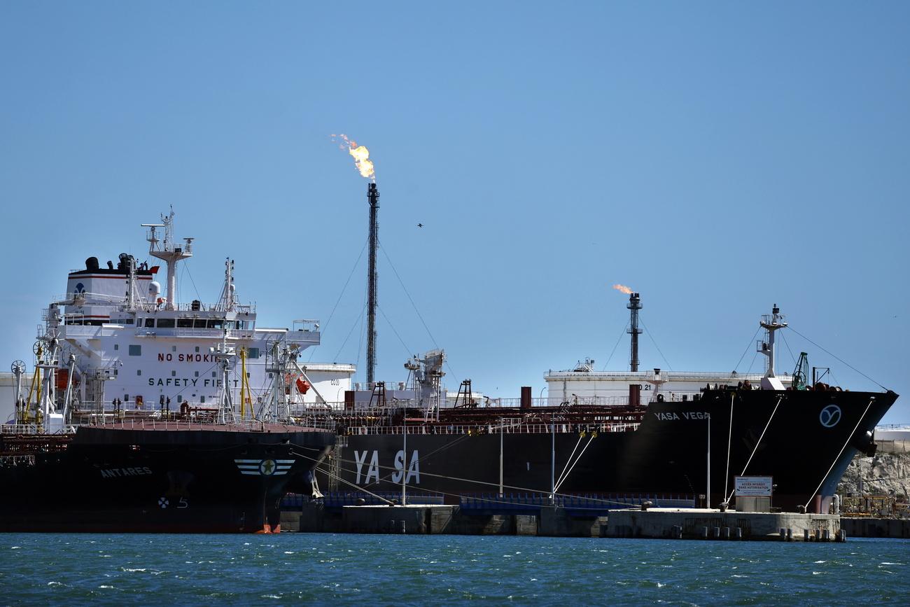 Le pétrole remonte après des frappes américaines en Iran | Agefi.com