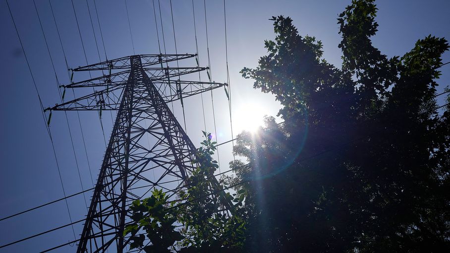 Face à la canicule, les salariés du gestionnaire du réseau électrique RTE exercent leur "droit d'alerte" sur les infrastructures – franceinfo