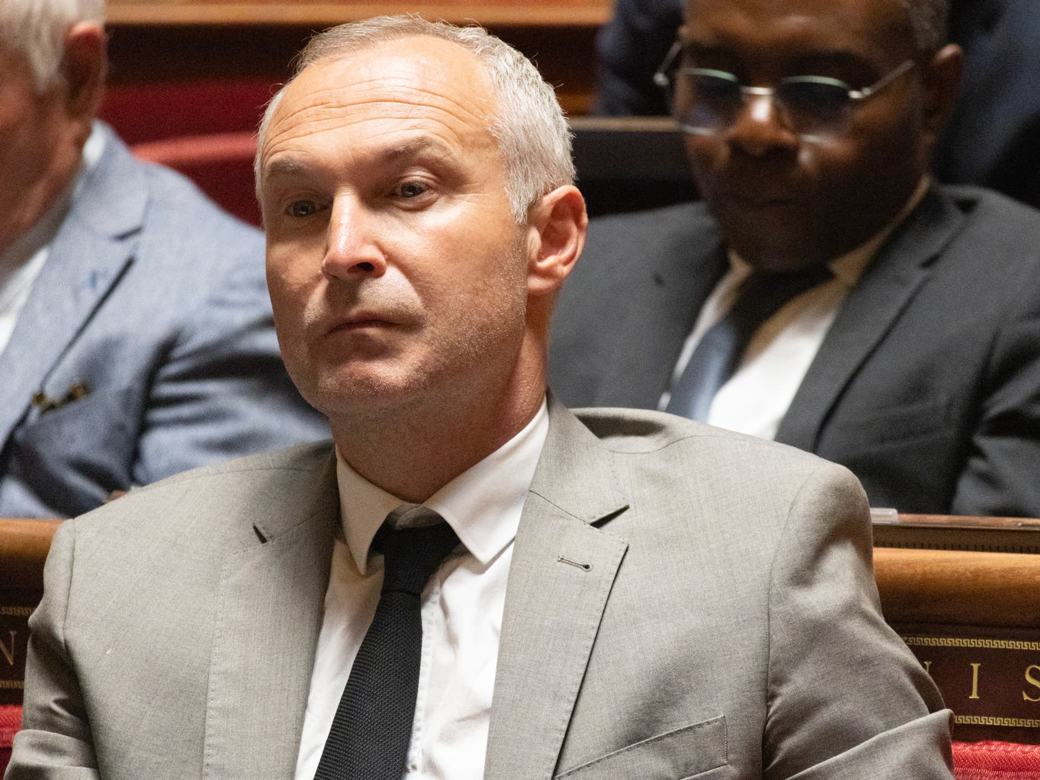 Accusé d'organiser un cocktail pour célébrer l'adoption du texte sur la fin de vie, le ministre des relations avec le Parlement reporte une "rencontre" pour "lever toute ambiguïté"
