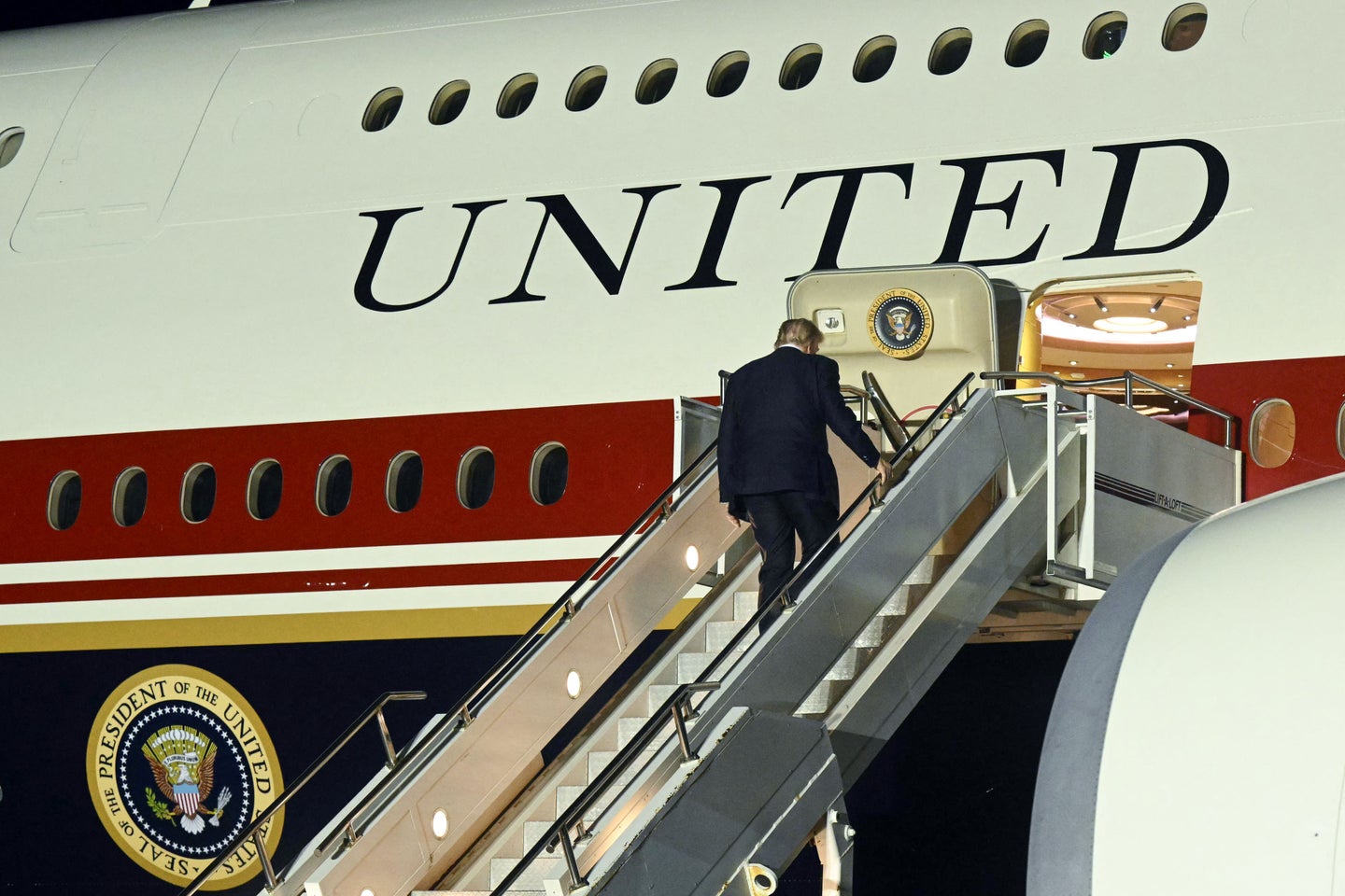 Trump n'a pas utilisé pas l'Air Force One offert par le Qatar pour quitter la Turquie | Le Devoir