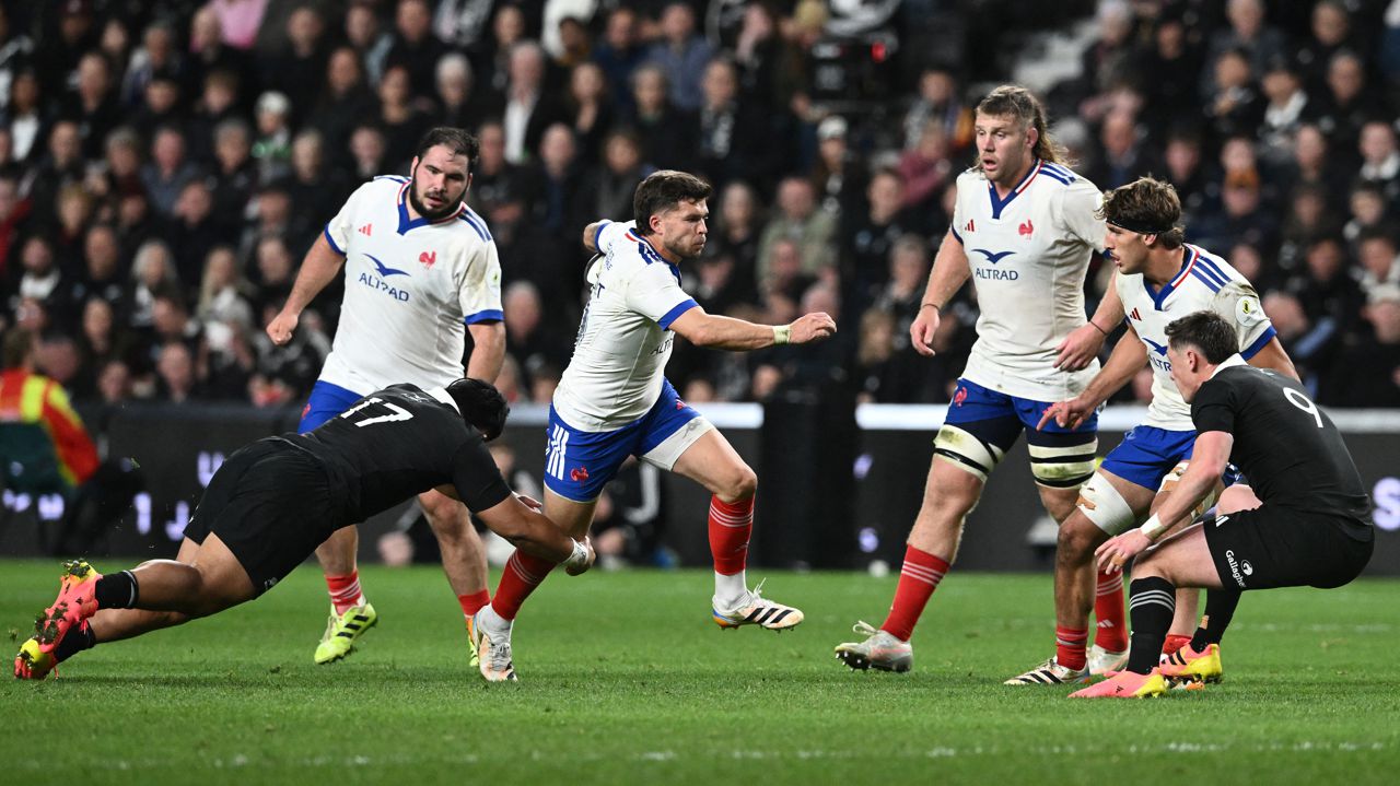 On a eu la balle de match" : des regrets pour les Bleus après leur défaite face aux All Blacks