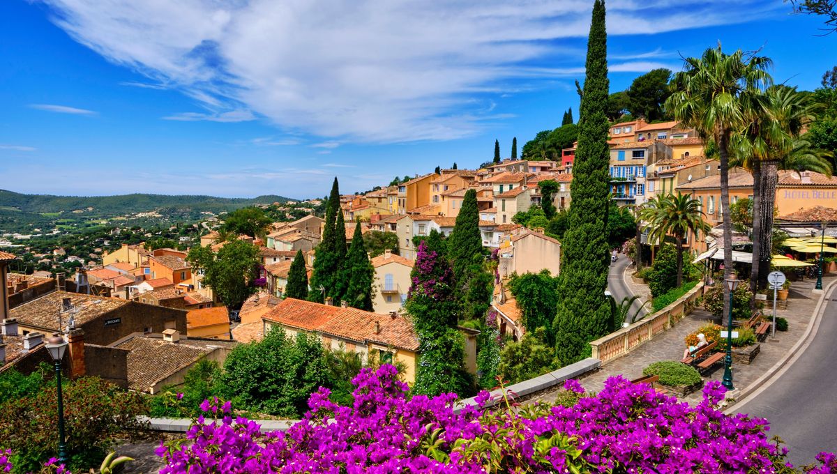Bormes-les-Mimosas, dans le Var, élu "Village préféré des Français 2026" - ICI