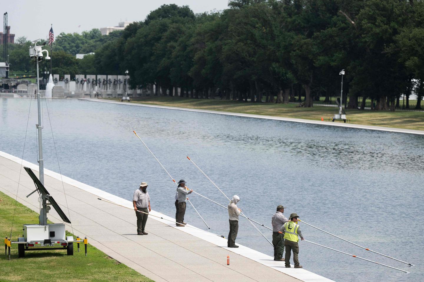 Un ancien athlète olympique accusé de dégradations au bassin du Lincoln Memorial, à Washington