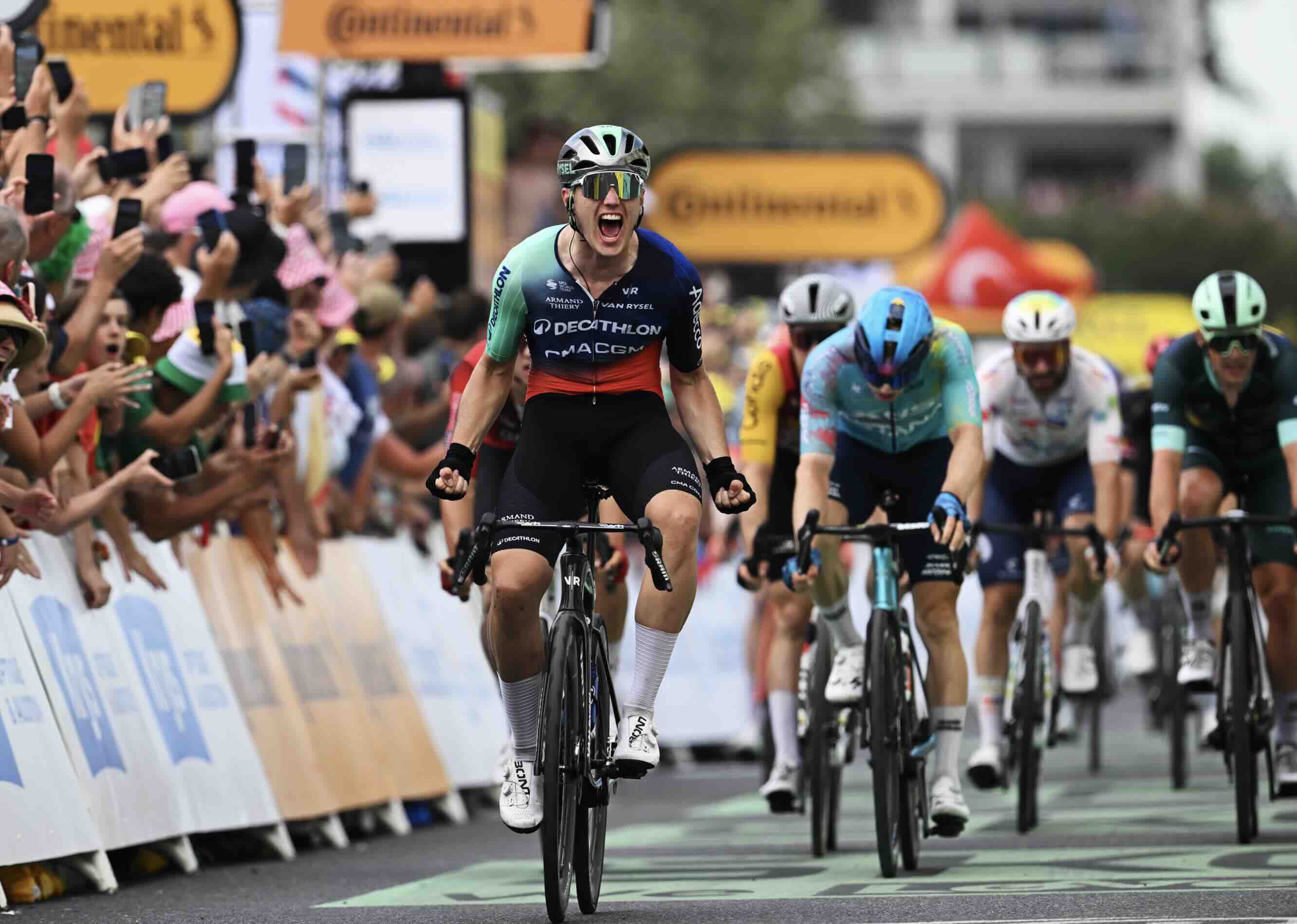 Tour de France 2026 – Étape 5 : Olav Kooij s'impose au sprint à Pau, première victoire sur le Tour