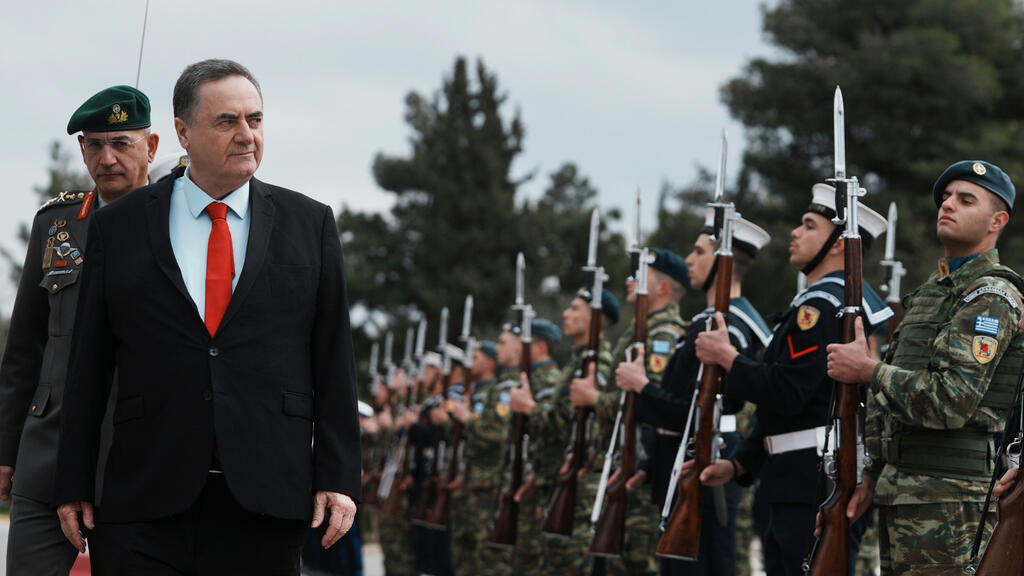 Israël affirme être prêt à attaquer l'Iran "une troisième fois si nécessaire" - France 24